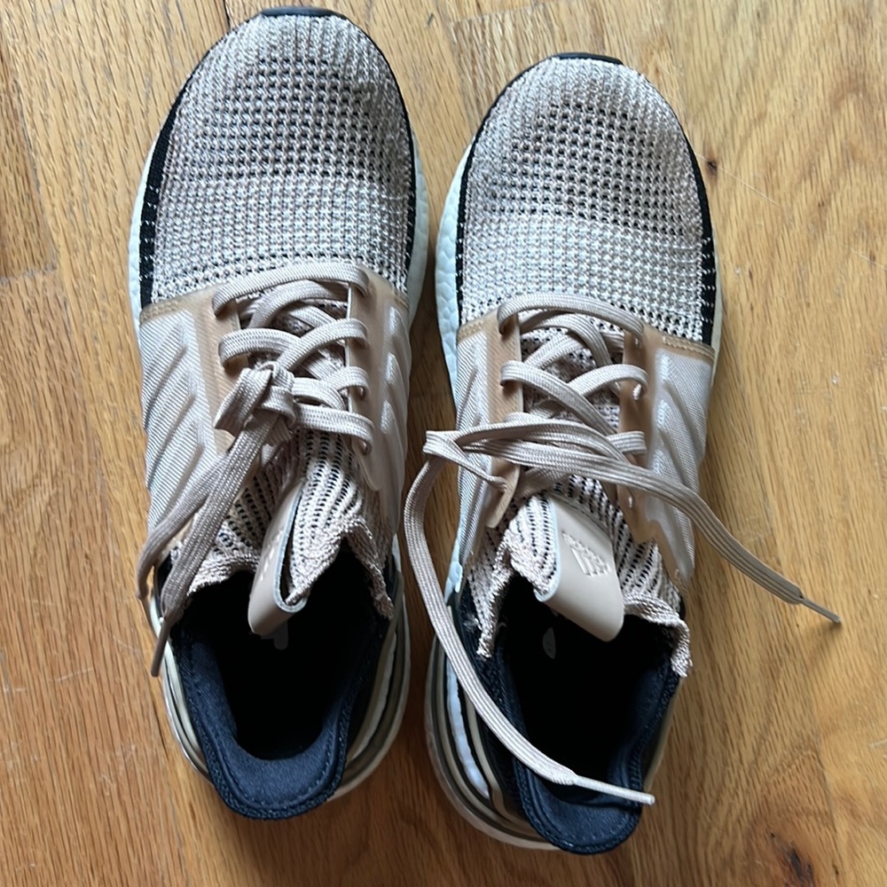 Women's Adidas sneakers size 8